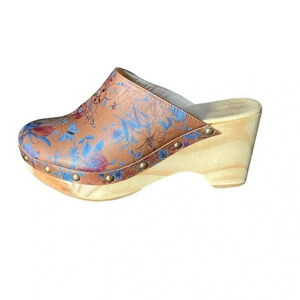 SUNDANCE | Five Worlds Corianne Leather/Wood Floral Clogs Size 7